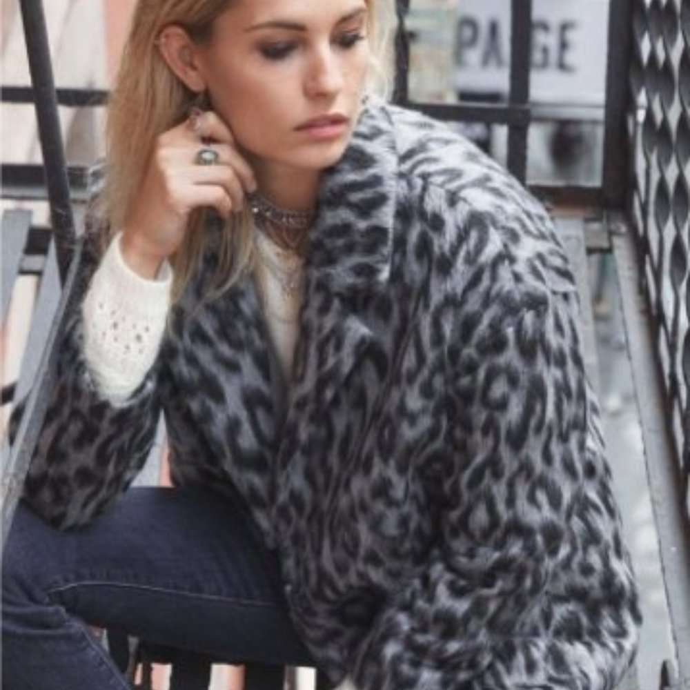 Coat - Picture 5 of 7